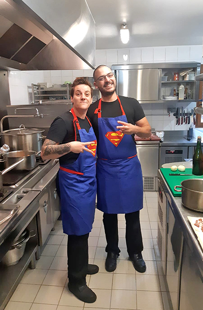 en-cuisine-equipe